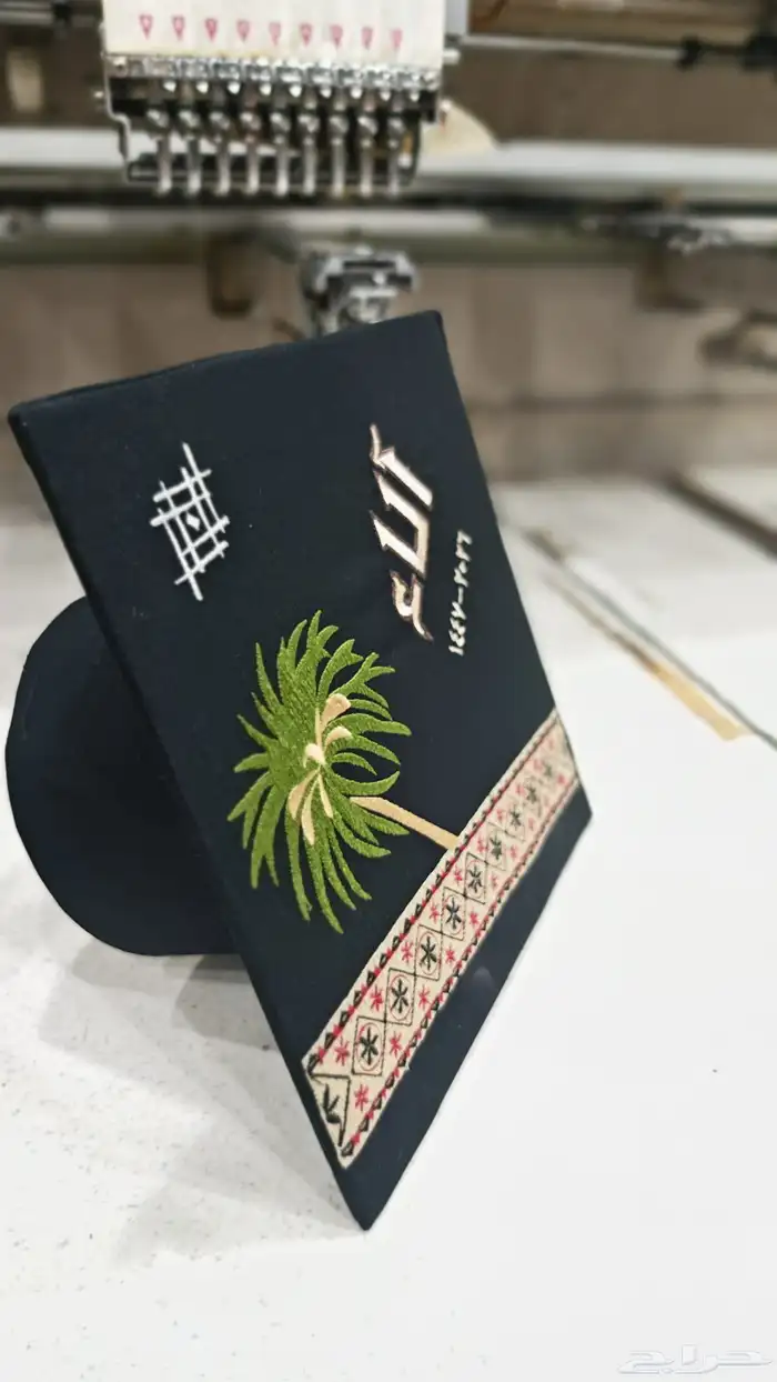 قبعات ووشاحات تخرج 2026   أسعار مميزة ونستقبل جميع الكميات 2