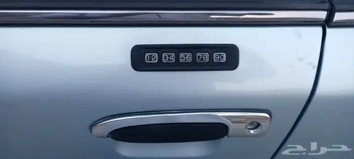 فورد كراون فكتوريا 2008 8