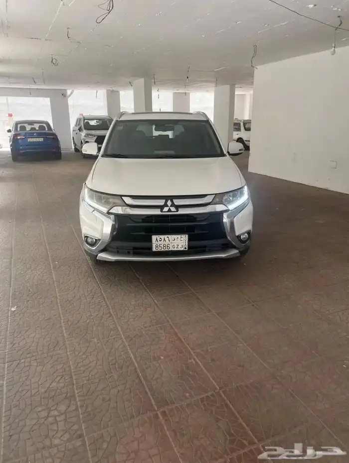 متسوبيشي اوتلاندر 10