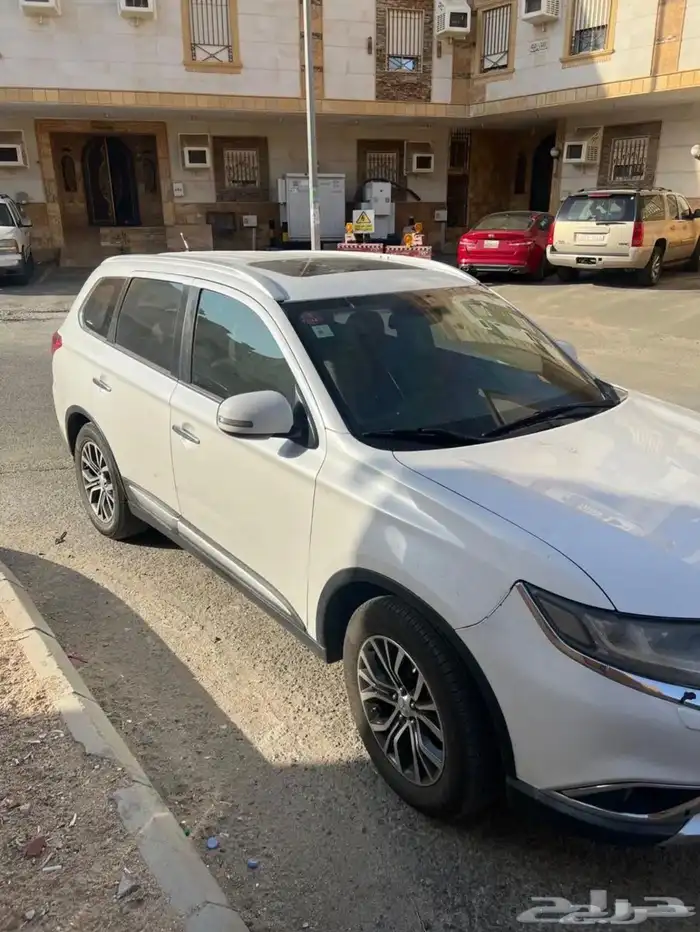 متسوبيشي اوتلاندر 7