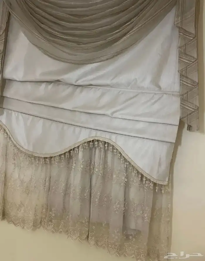 ستارة   ثريا . للبيع بحالة جدا  ممتازة 0