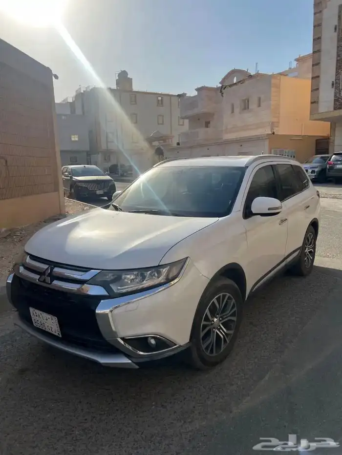 متسوبيشي اوتلاندر 6