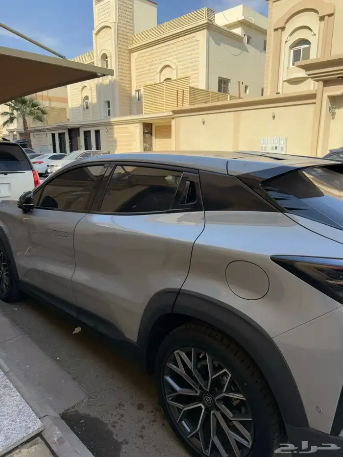 شانجان يوني تي 2024 4