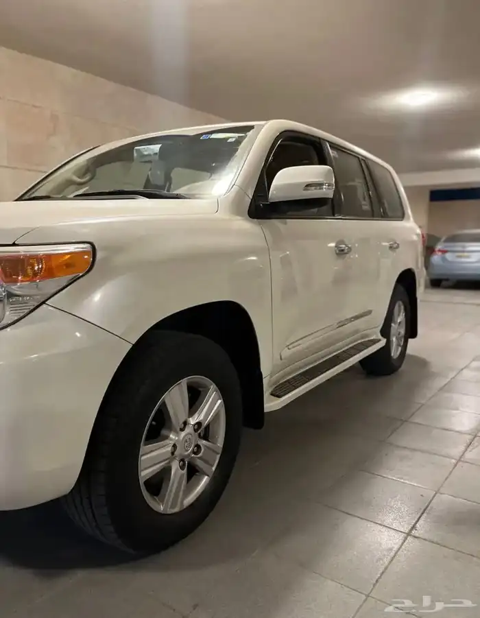 لاندكروزر 10