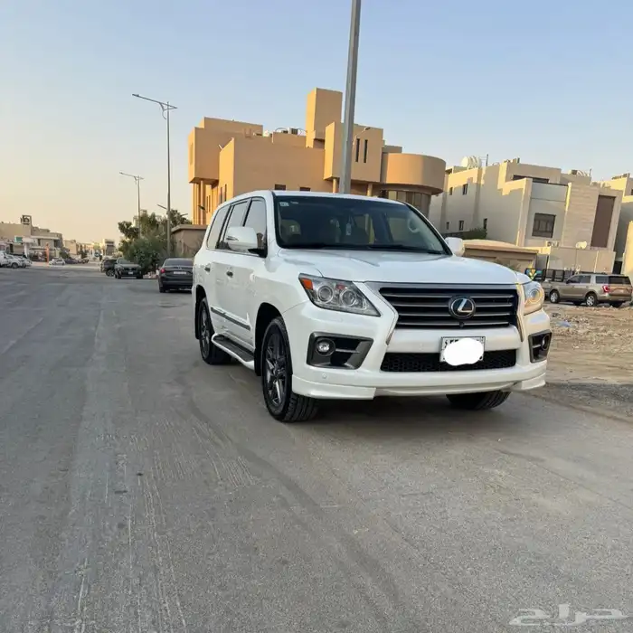 جيب لكزس LX570 موديل 2014 لؤلؤي ماشي 150 الف 6