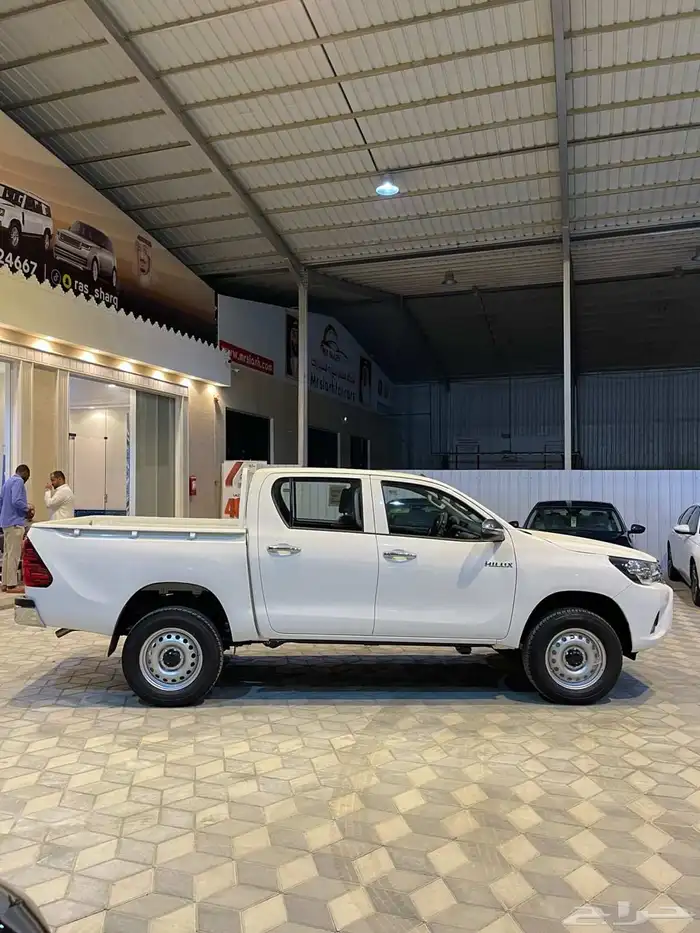 تويوتا هيلوكس غمارتين ديزل 2400 CC أتوماتيك 2025 4