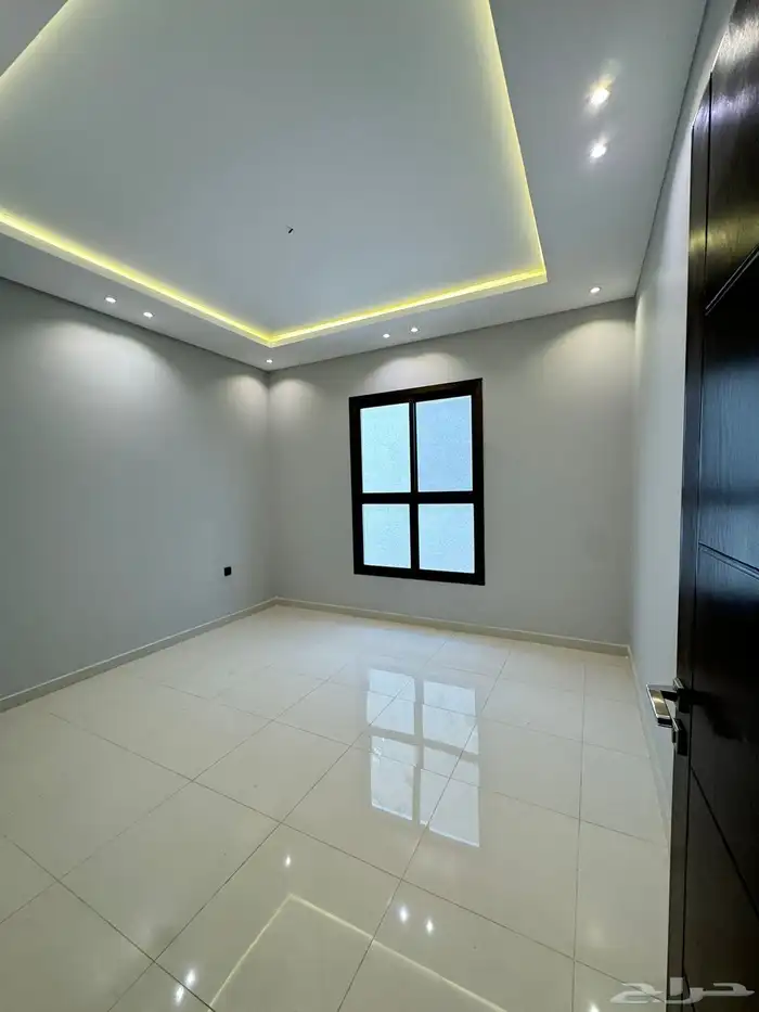 للبيع فيلا دورين وملحق مع حوش واسع vip وسط جميع الخدمات 23