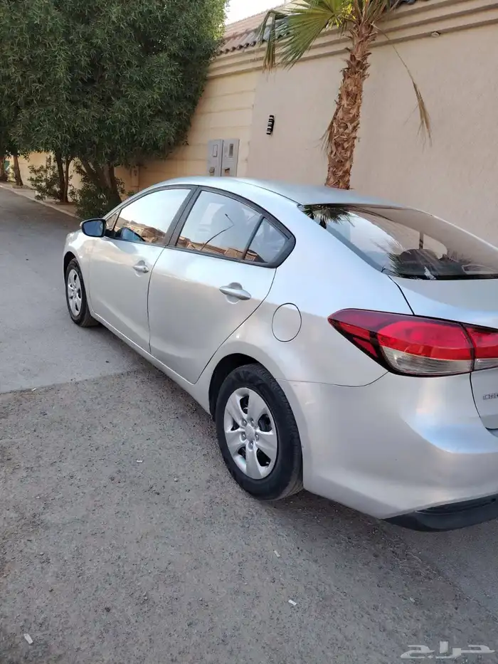 للبيع كيا سيراتو 2018 4