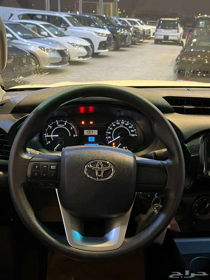 تويوتا هيلوكس غمارتين ديزل 2400 CC أتوماتيك 2025 11