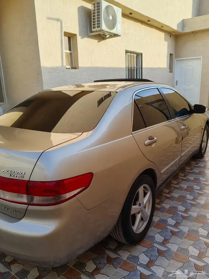 هوندا اكورد موديل 2004 فل كامل نظيفة 3