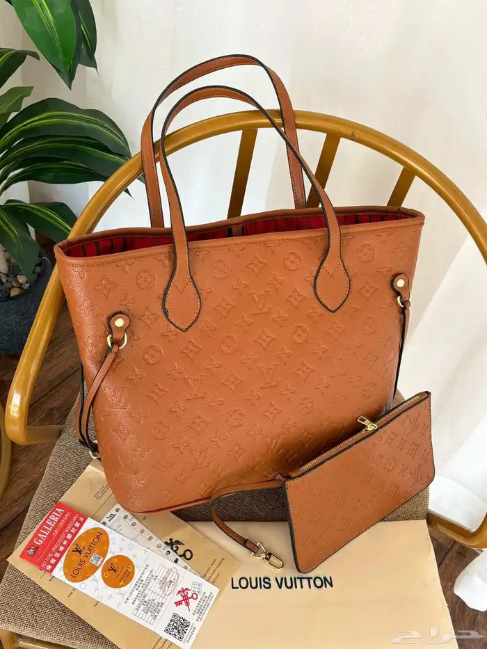 شنط ماركه وشوزات ماركه يوجد جمله 4