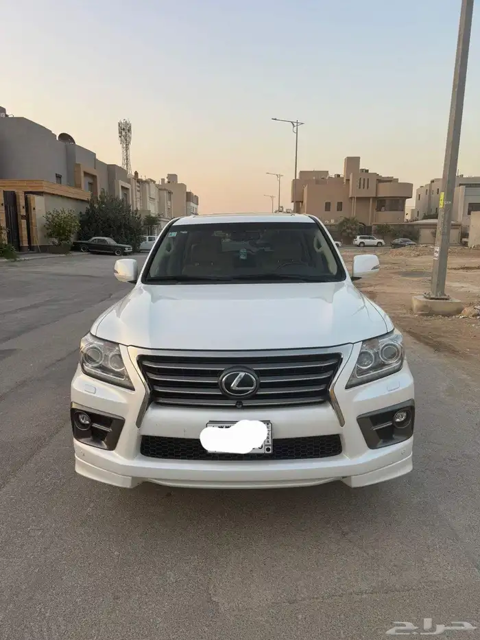 جيب لكزس LX570 موديل 2014 لؤلؤي ماشي 150 الف 8
