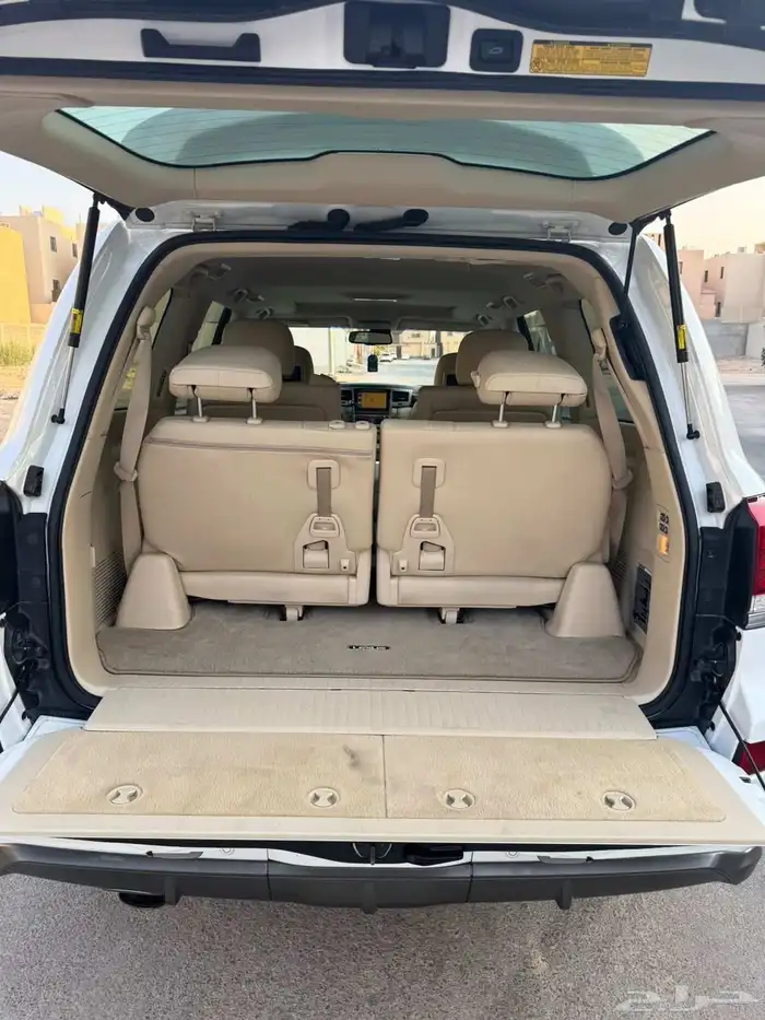 جيب لكزس LX570 موديل 2014 لؤلؤي ماشي 150 الف 23