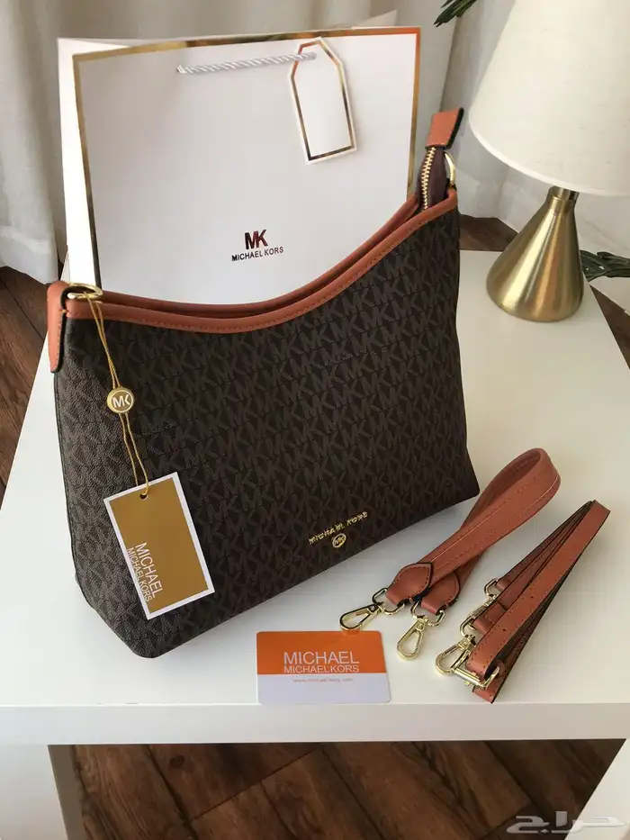 شنط ماركه وشوزات ماركه يوجد جمله 13