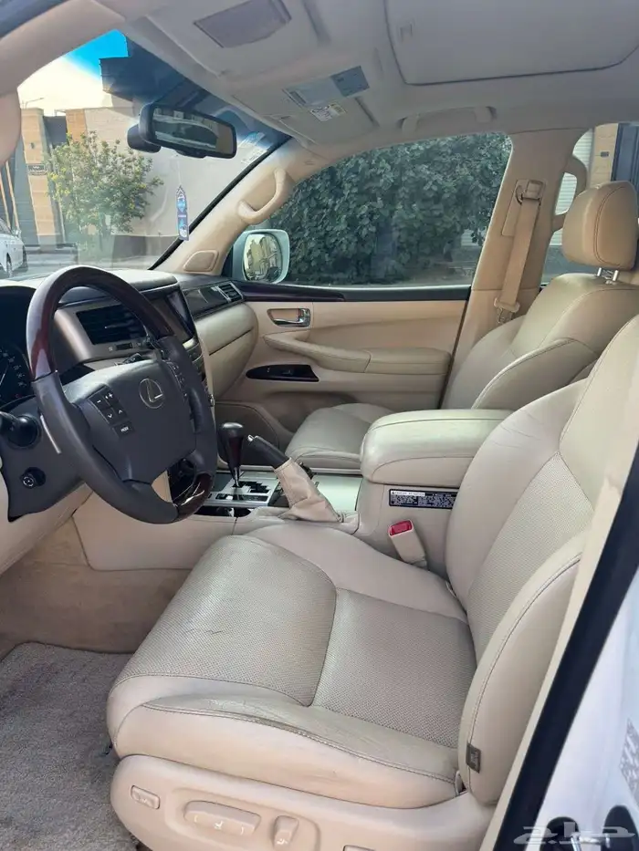 جيب لكزس LX570 موديل 2014 لؤلؤي ماشي 150 الف 22