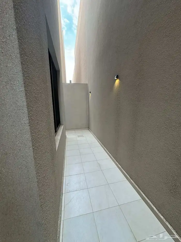 للبيع فيلا دورين وملحق مع حوش واسع vip وسط جميع الخدمات 27