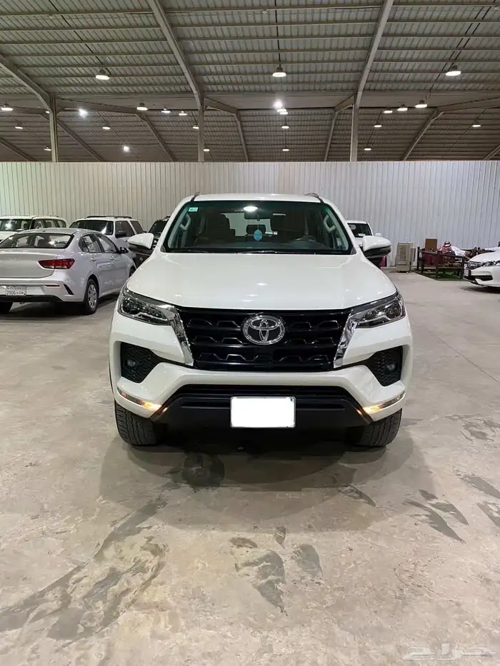 للبيع فورتشنر 2022 سعودي 6 سلندر VX1 3