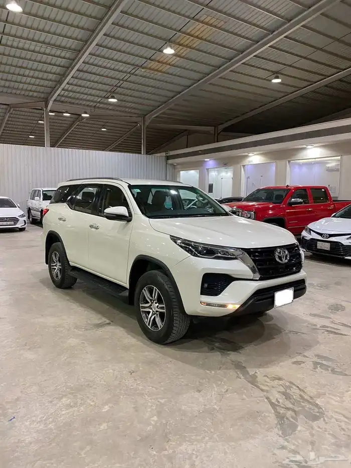 للبيع فورتشنر 2022 سعودي 6 سلندر VX1 1