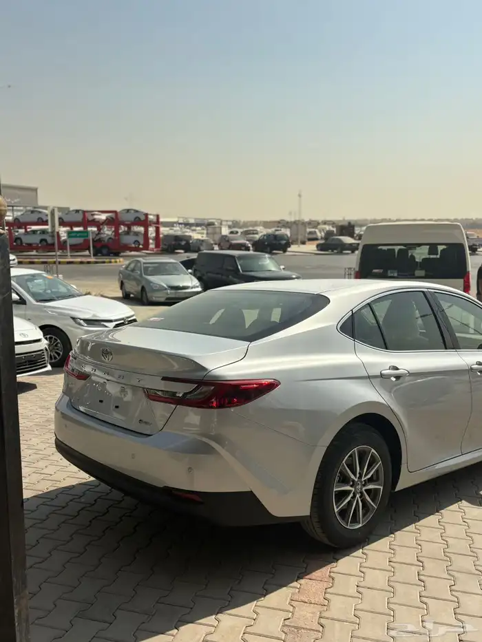 كامري E هجين 2025 12