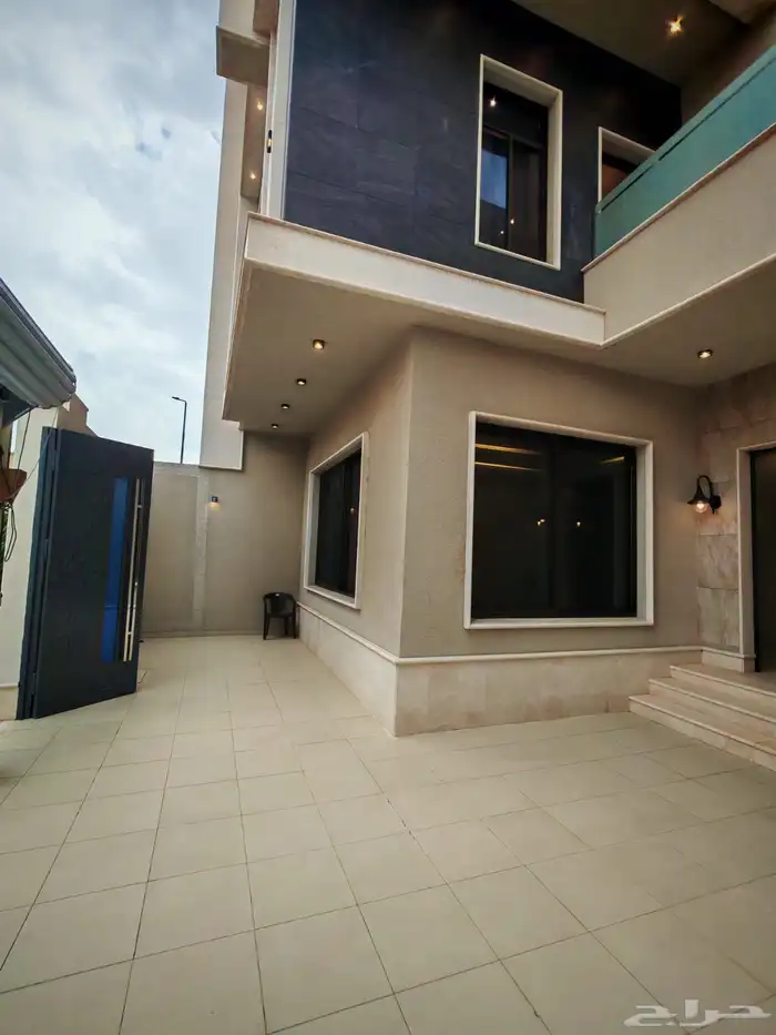 للبيع فلل دورين و ملحق با الخميس حي دوره الموسى وسط الخدمات 4