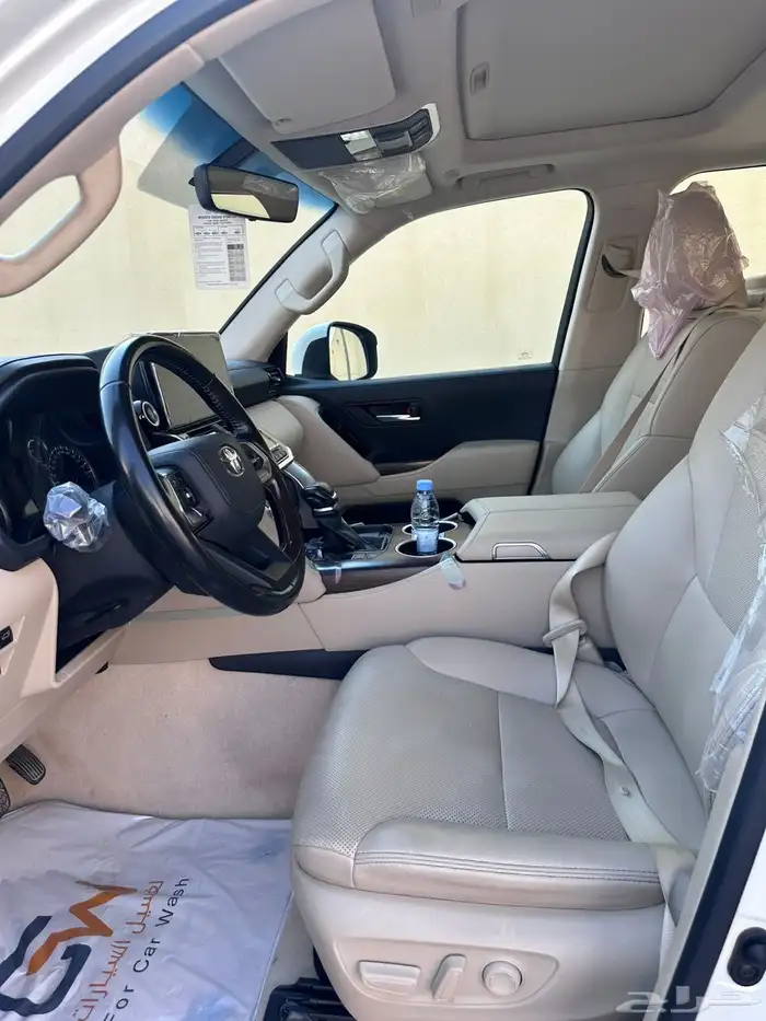 للبيبع تويوتا لاندكروزر 8