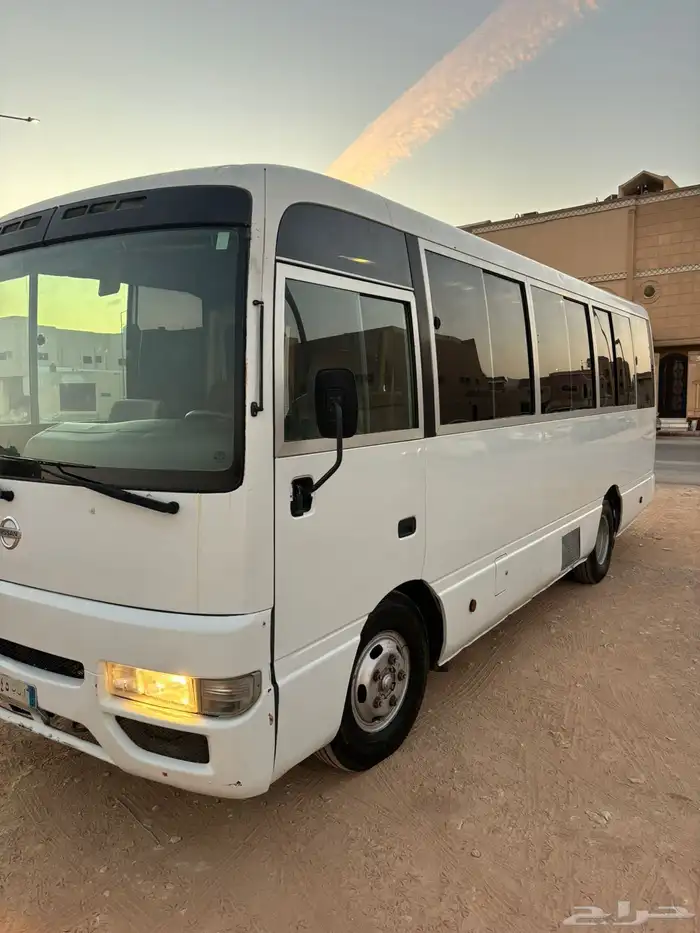 باص 30 راكب ديزل للبيع نيسان 1