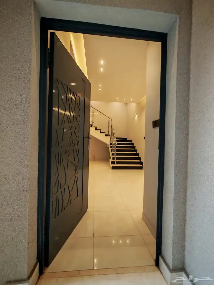 للبيع فلل دورين و ملحق با الخميس حي دوره الموسى وسط الخدمات 16