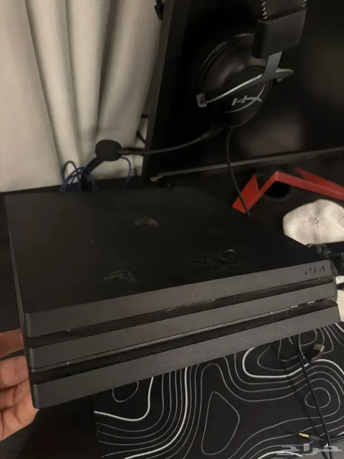 سوني 4 برو مع شاشة 2