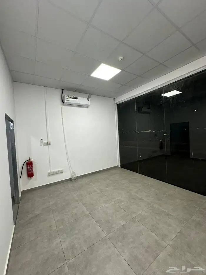 محلات للايجار او التقبيل وغرف او وسكن افراد عمال للايجار 16