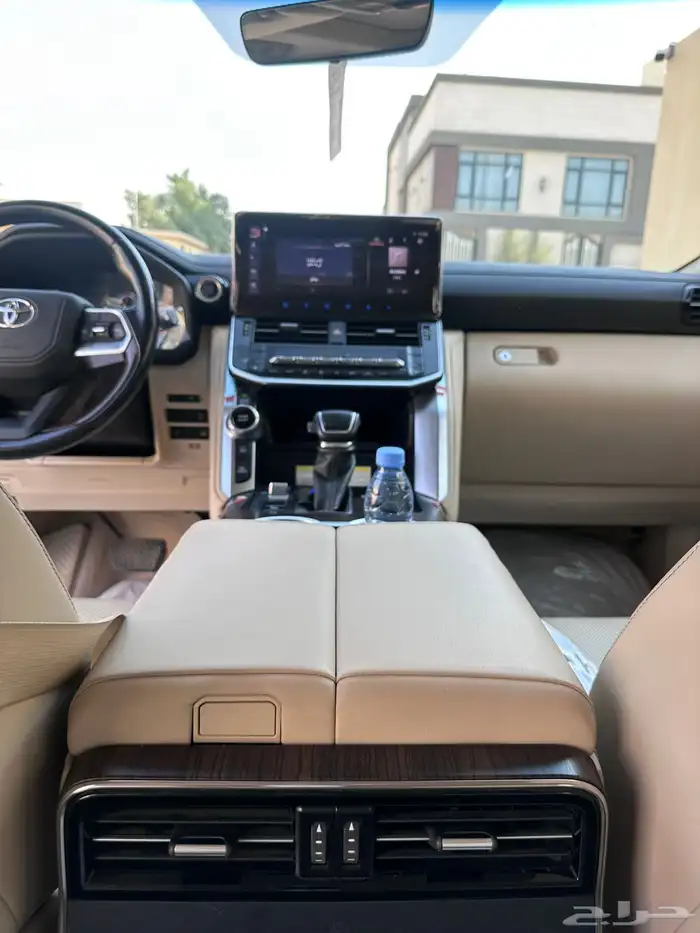 للبيبع تويوتا لاندكروزر 11