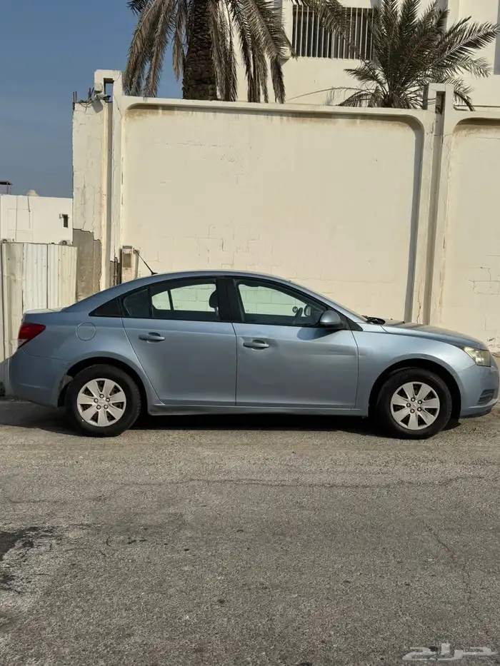 للبيع شفروليه كروز LS موديل 2010 1