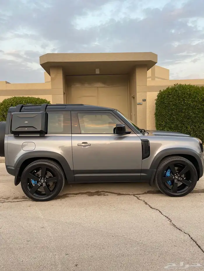 ديفندر 2021 - 6 سلندر 1