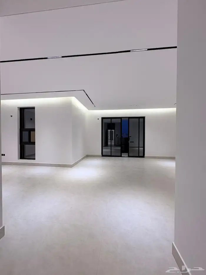 فيلا 240م مميزة للبيع 25