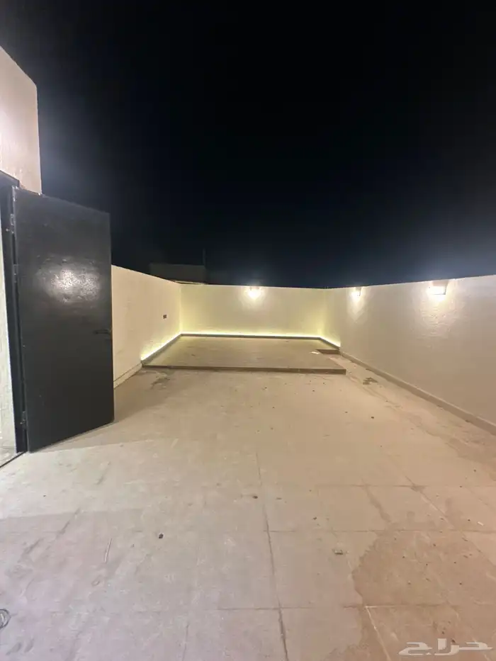 شقق للبيع بمداخل مستقلة و اسطح خاصة 30