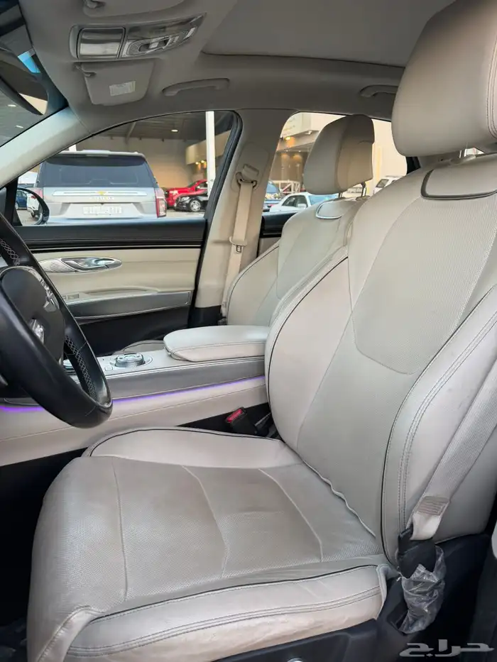 جنسس. 2023. GV 70 12