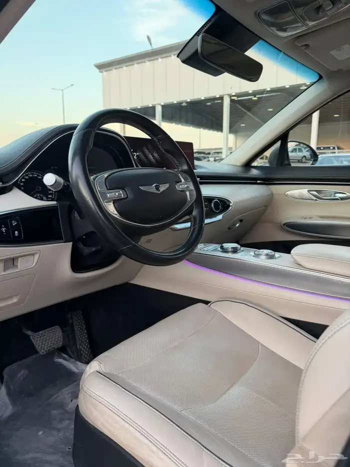 جنسس. 2023. GV 70 9