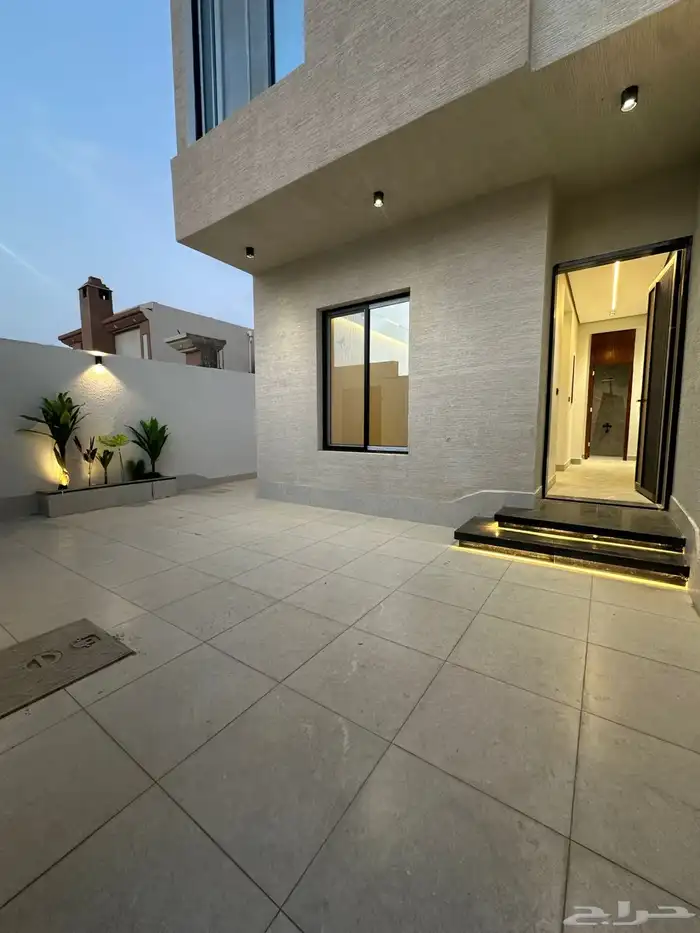 شقق دور ارضى وعلوى للبيع بحى الصفا 0