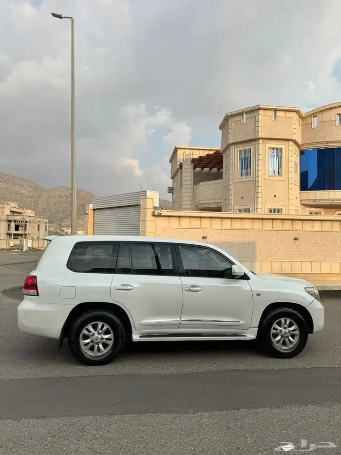 للبيع لاندكروزر 2009 جي اكس ار 3