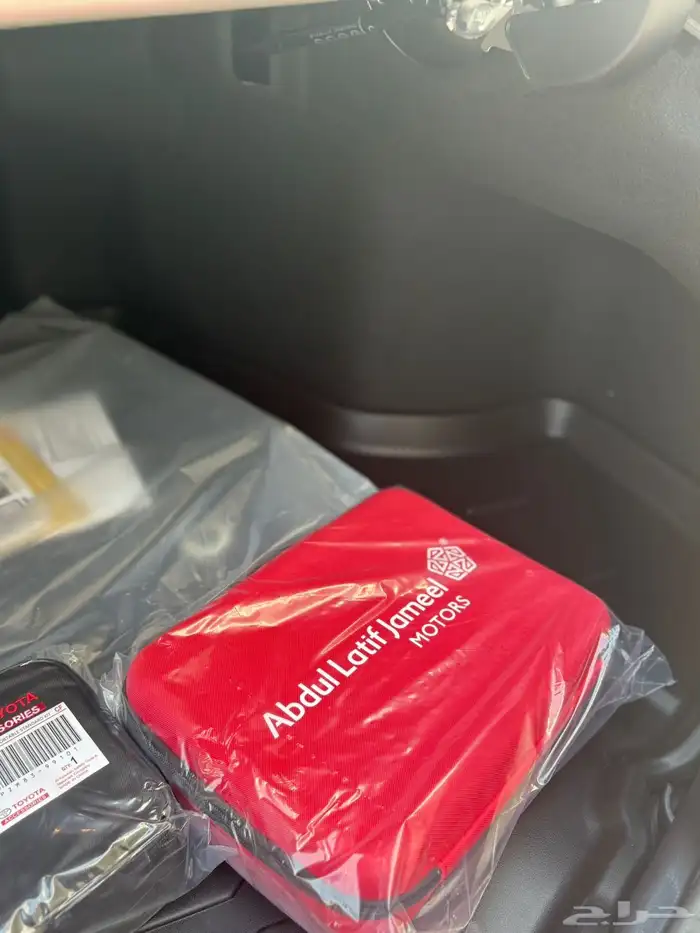 كامري E هجين 2025 15