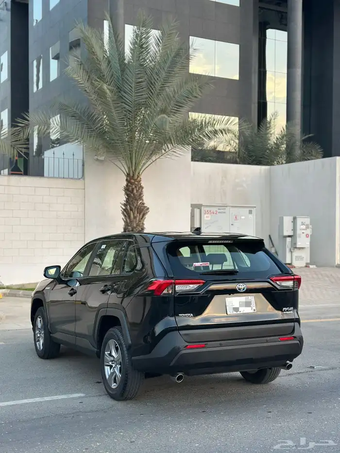 تويوتا راف فور LE 2024 هايبرد 12