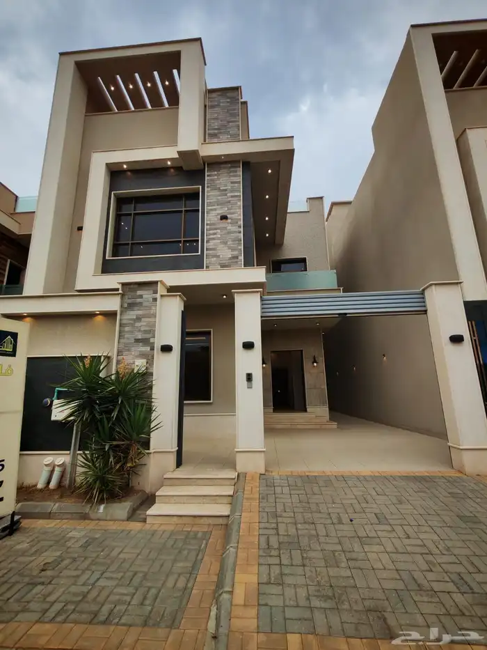 للبيع فلل دورين و ملحق با الخميس حي دوره الموسى وسط الخدمات 2