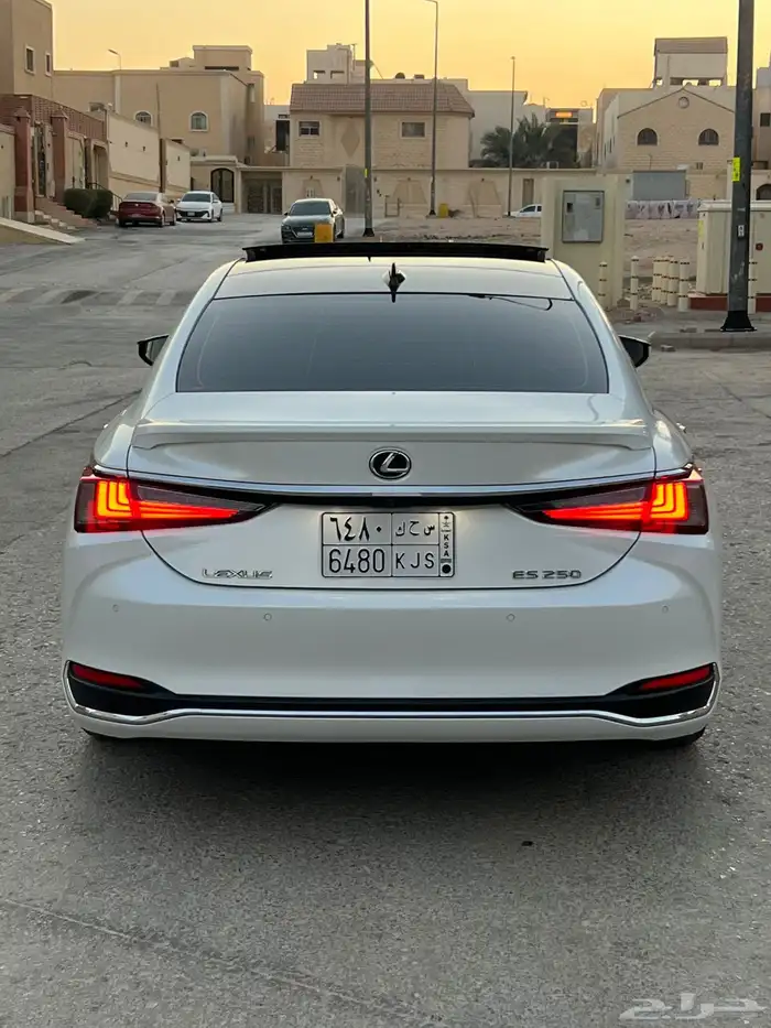 لكزس ES 250 DD 2021 فل كامل موتر شرط وكاله قمه بنضافه 2