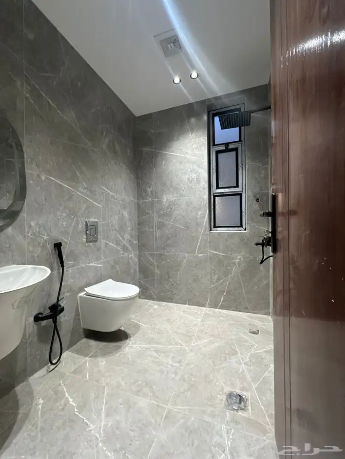 شقق دور ارضى وعلوى للبيع بحى الصفا 4