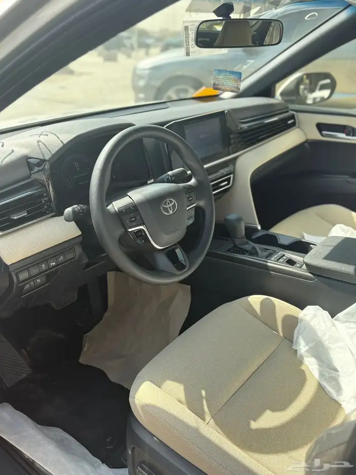 كامري E هجين 2025 11