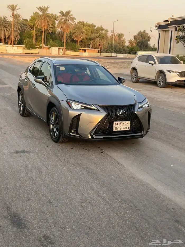 ux200 لكزس موديل 2021 3