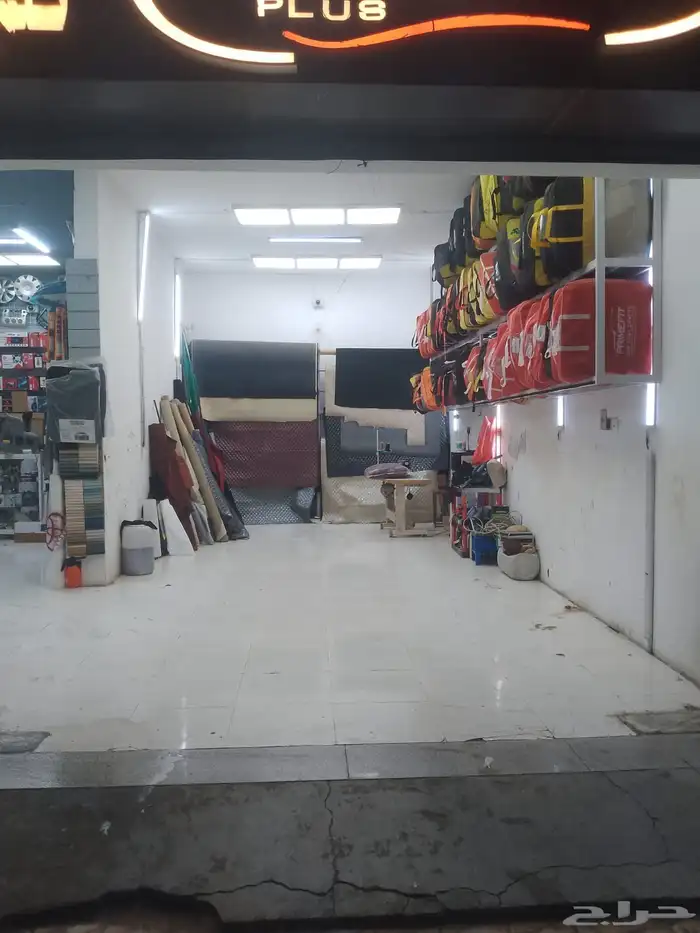 محل زينة سيارات للتقبيل في رنيه 0