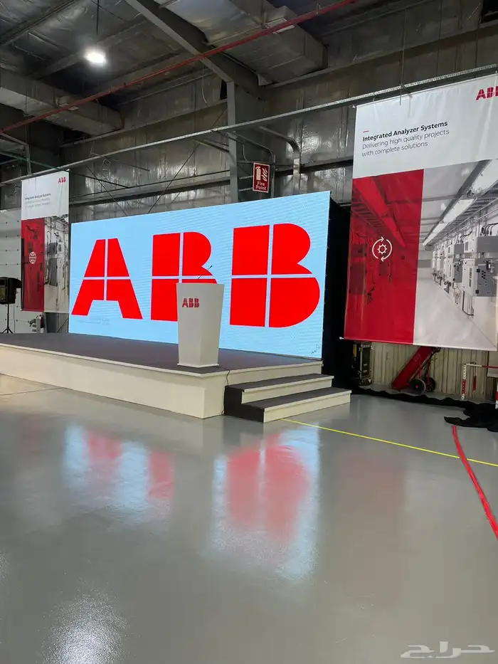 شاشات عملاقه مسارح اضاءات جميع الصوتيات 4