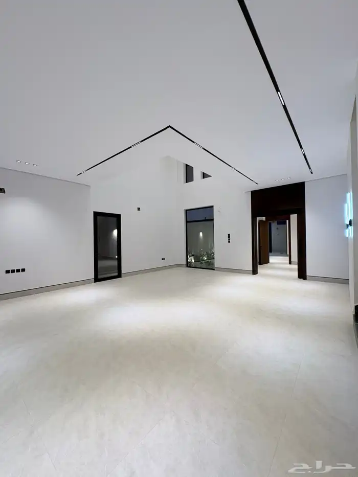 فيلا 240م مميزة للبيع 24