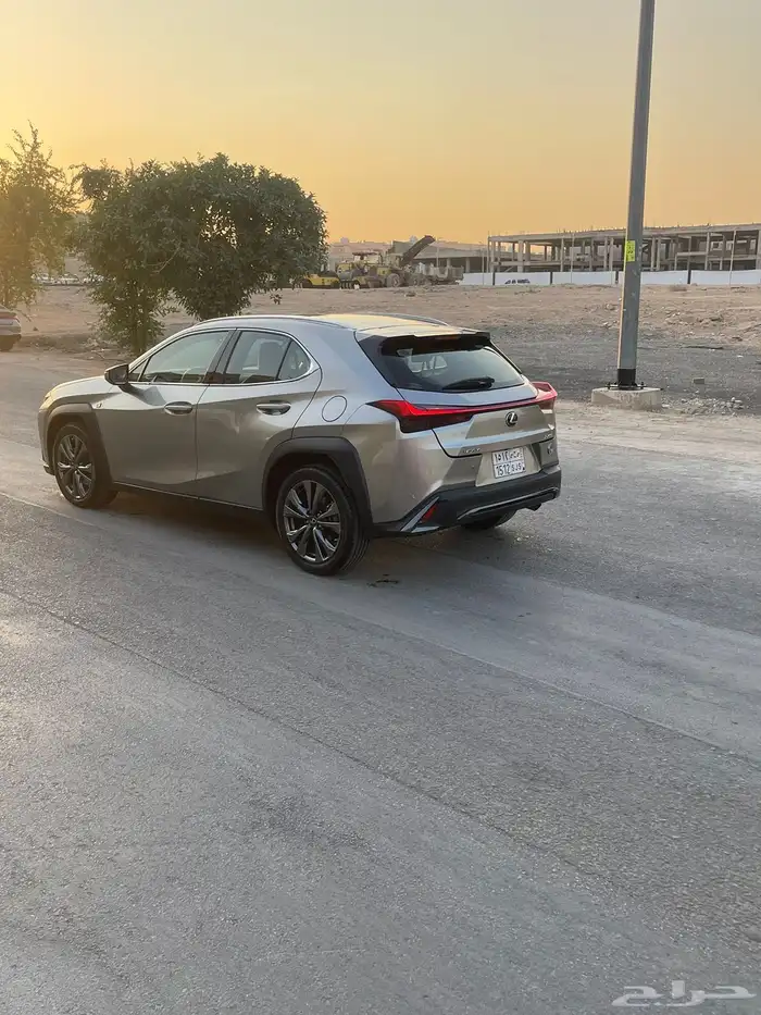 ux200 لكزس موديل 2021 8