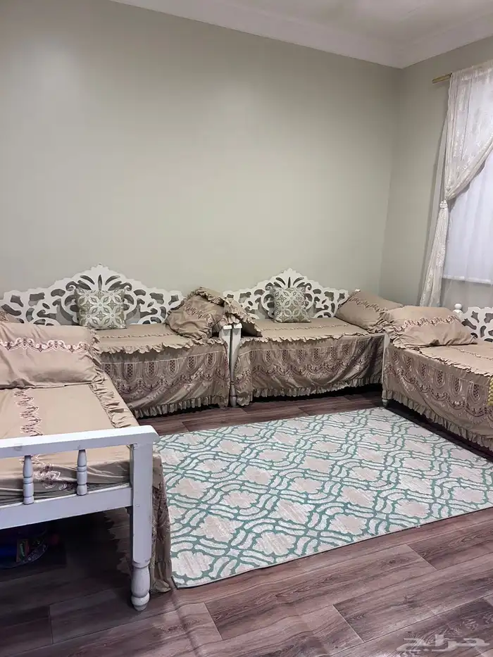 الموسم كراسي مع ستاره وطاوله بلازما 0